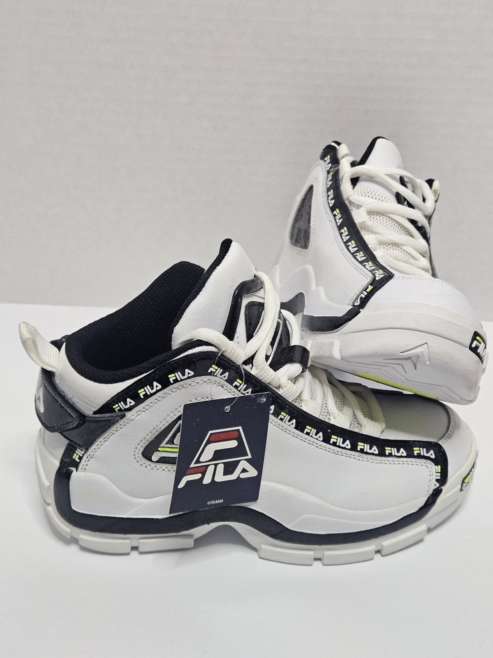 NWT Fila Grant Hill 2 White Black Retro Shoes Size Men 5.5 / Women 7.5Y